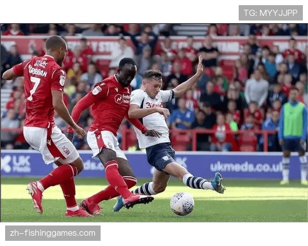 富勒姆2-2诺丁汉森林，两队最后时刻各入一球